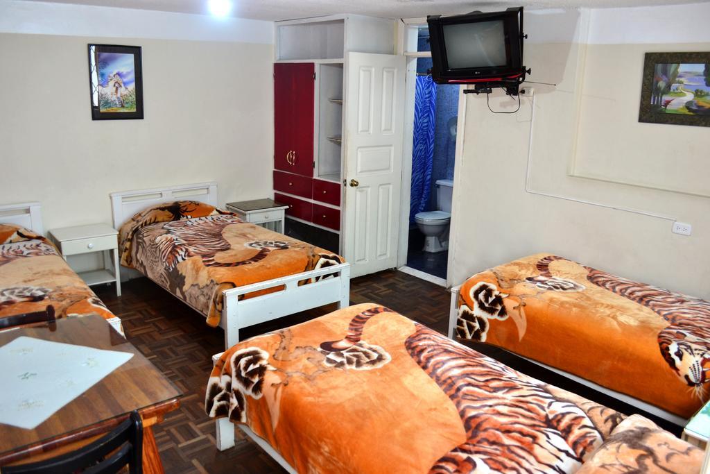 Hostal Loro Verde กีโต ภายนอก รูปภาพ