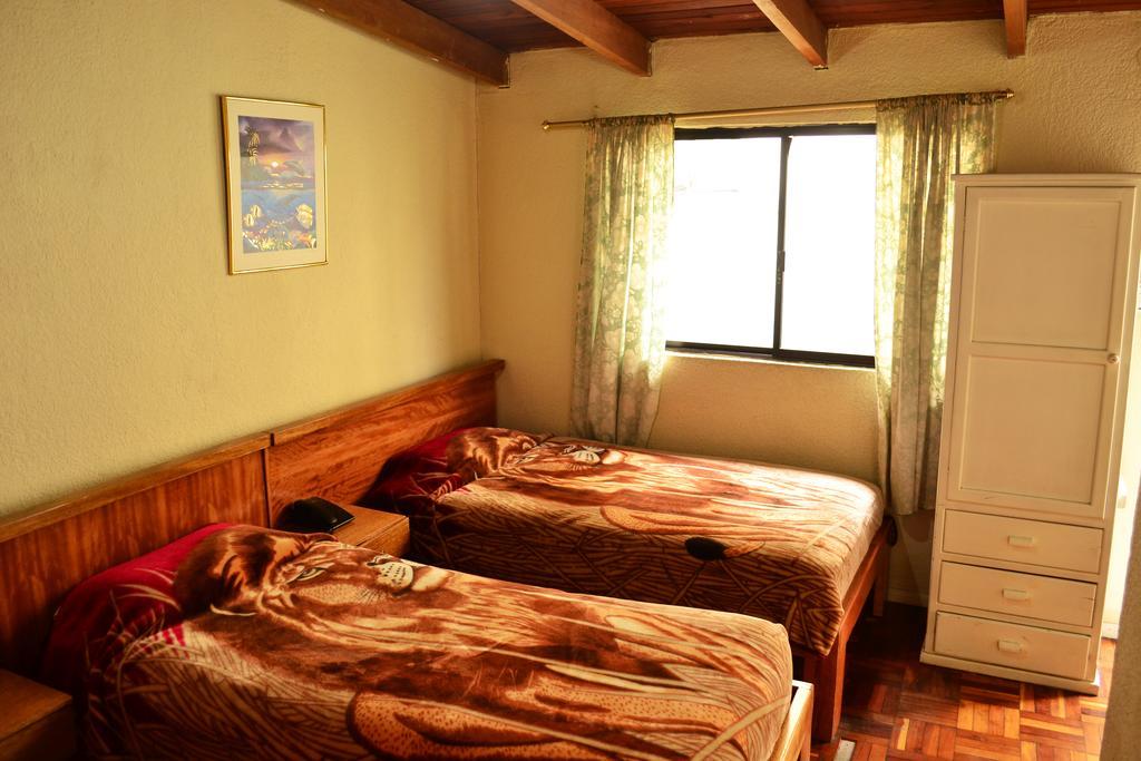 Hostal Loro Verde กีโต ภายนอก รูปภาพ